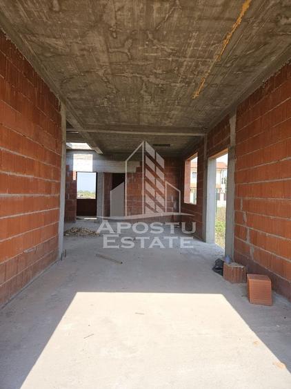 Duplex cu 8 camere cu Canalizare în Exterior Nord