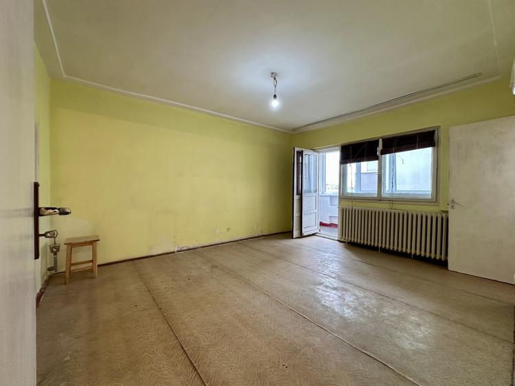Garsonieră decomandată în Gorjului