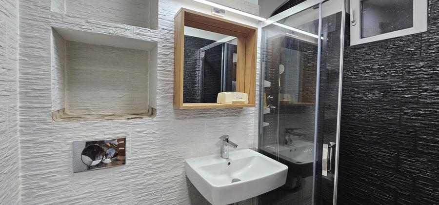 Apartament cu 3 camere decomandat, mobilat în Obor