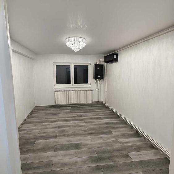 Garsonieră decomandată în Fizicienilor