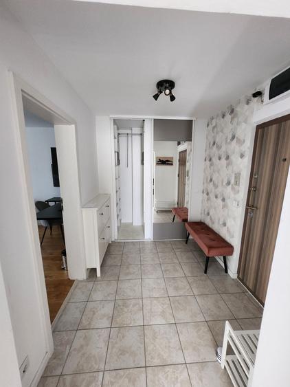 Apartament cu 2 camere decomandat în Cornișa