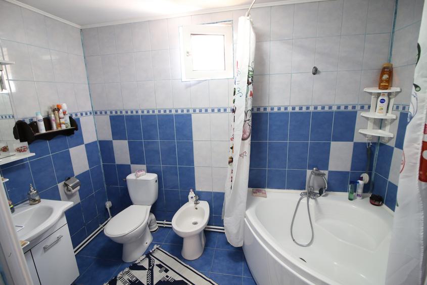 Casă individuală cu 3 camere cu Canalizare în Tulucești