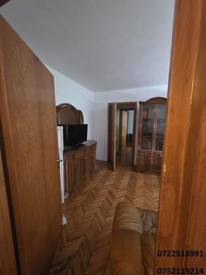 Apartament cu 3 camere semidecomandat în Baba Novac