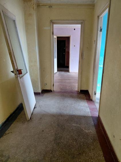 Apartament cu 3 camere decomandat în Micro 16