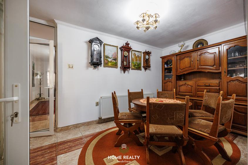 Casă individuală cu 6 camere cu Canalizare în Sud-Vest