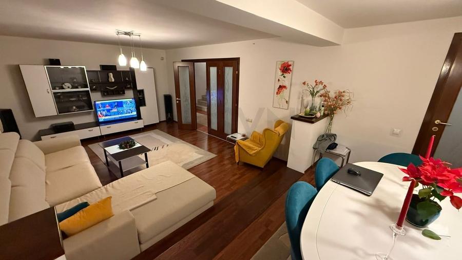 Casă individuală cu 6 camere cu Canalizare în Pipera