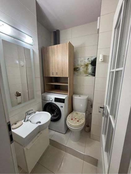 Apartament cu 3 camere semidecomandat în Micălaca