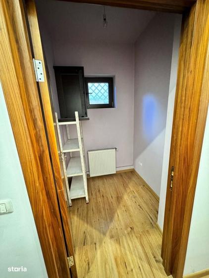 Apartament cu 3 camere în P-ța Alba Iulia