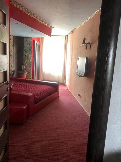 Apartament cu 3 camere decomandat în Zorilor