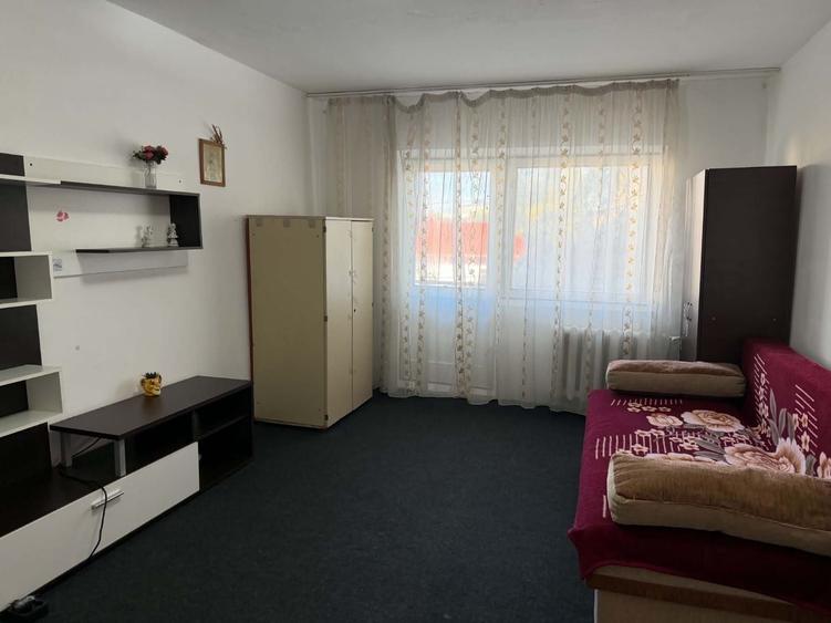 Apartament cu 2 camere decomandat în Exterior Vest