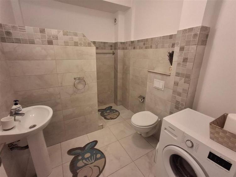 Apartament cu 2 camere semidecomandat în Exterior Sud