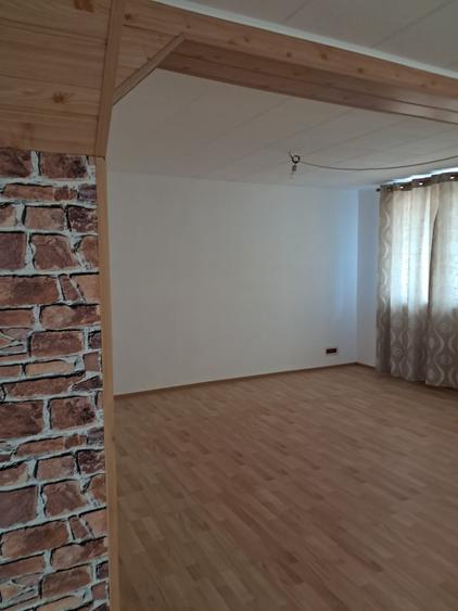 Casă individuală cu 4 camere cu Canalizare în Frumușani