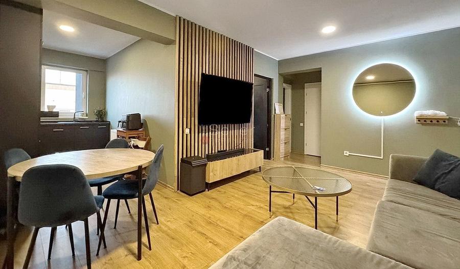 Apartament cu 3 camere decomandat, mobilat în Triaj