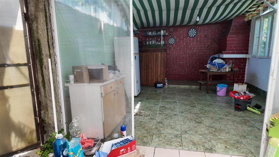 Casă cu 3 camere cu Teren 1300 Mp în Est