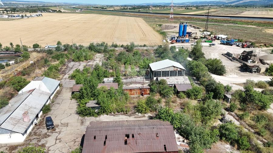 Teren Construcții intravilan de 15693 mp, în Sud