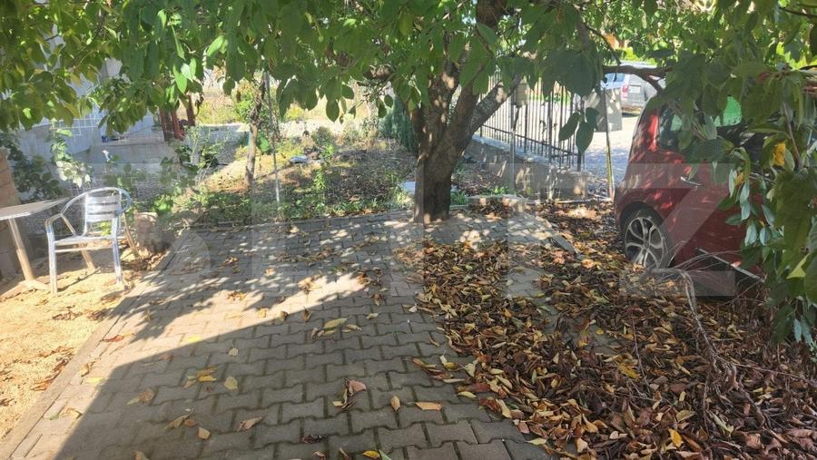 Apartament cu 3 camere decomandat, mobilat în Micești