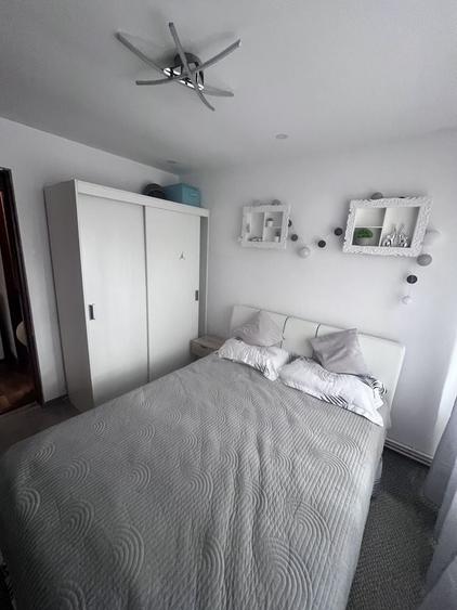Apartament cu 3 camere decomandat în Exterior Vest