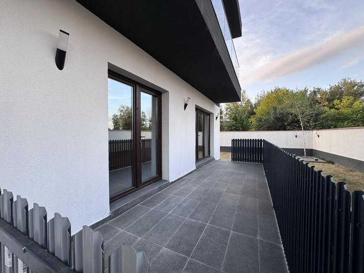 Casă cu 4 camere cu Teren 369 Mp în Odăile