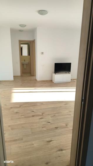 Apartament cu 4 camere decomandat în Băneasa