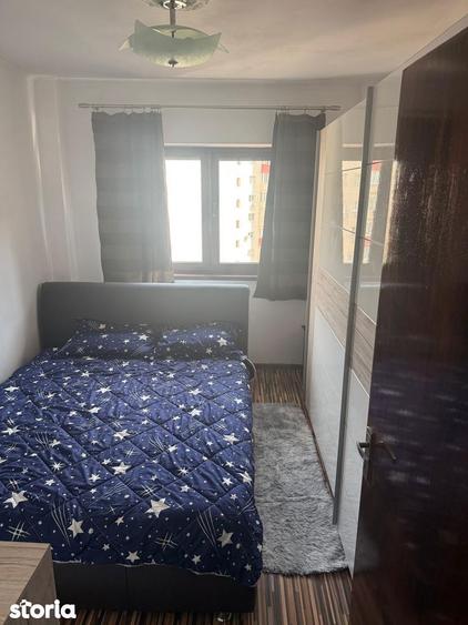 Apartament cu 3 camere decomandat în Tineretului