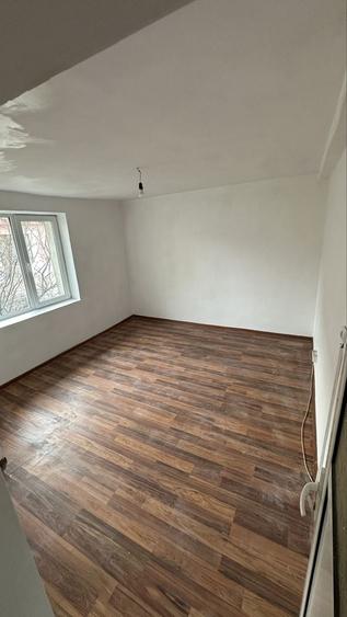 Apartament cu 3 camere decomandat în Păcurari