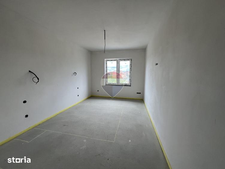 Casă cu 4 camere cu Teren 600 Mp în Țiglari