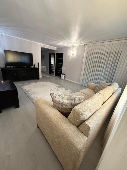Duplex cu 4 camere cu Canalizare în Nord-Vest