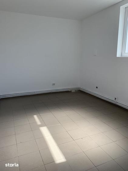 Spațiu comercial, de 100 mp, în Lupeni