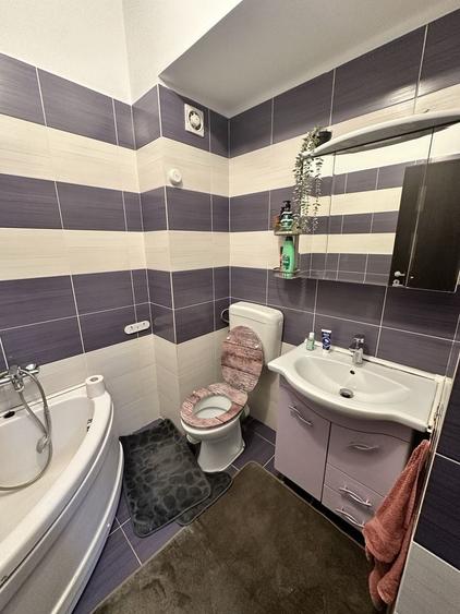 Apartament cu 3 camere decomandat în Dudu