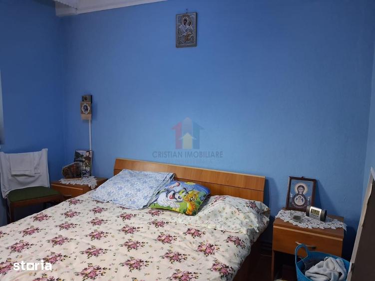 Apartament cu 3 camere decomandat în Viziru 2