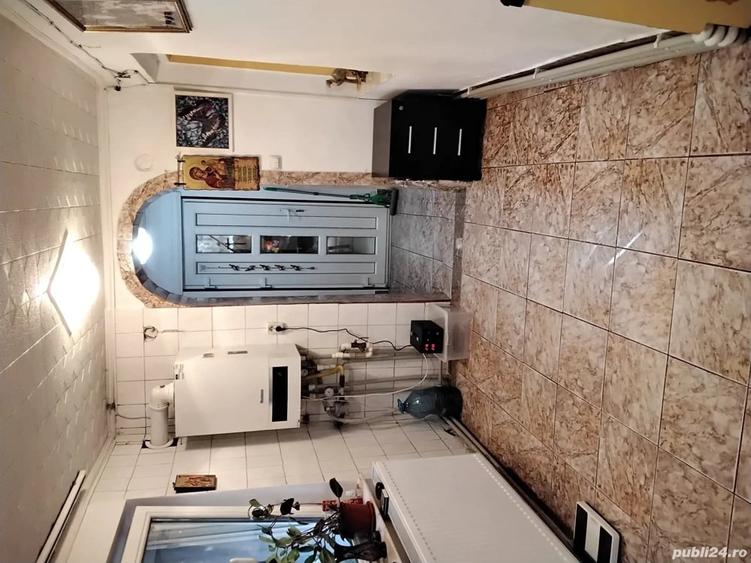 Casă cu 5 camere cu Teren 224 Mp în Andronache