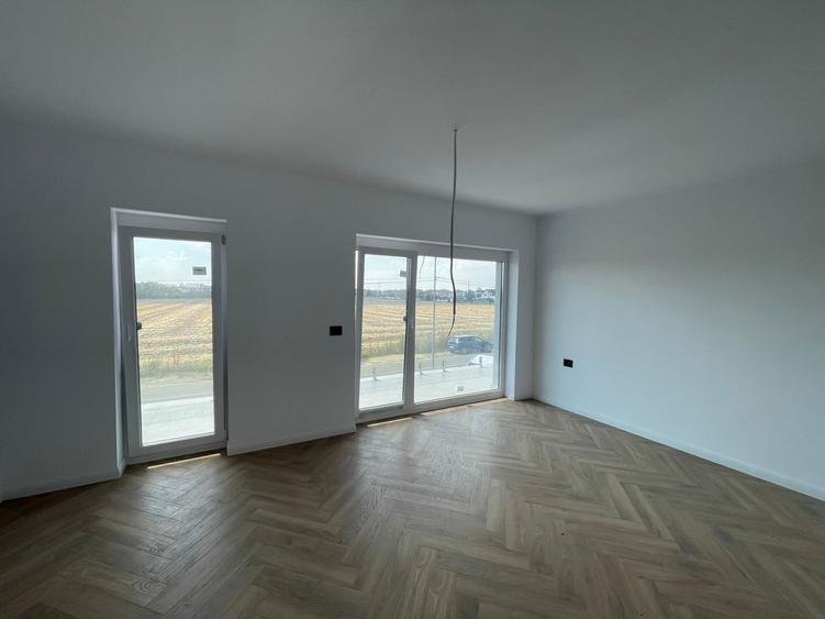 Duplex cu 4 camere cu Canalizare în Dumbrăvița