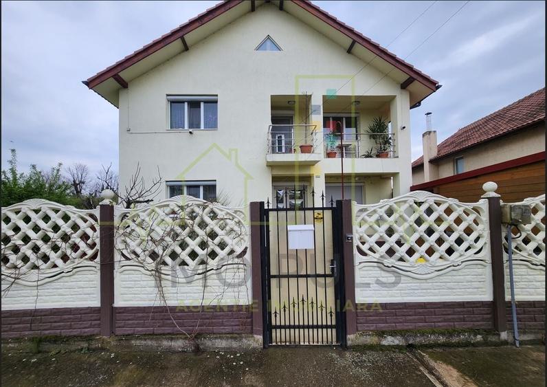 Casă individuală cu 5 camere cu Canalizare în Săcălaz