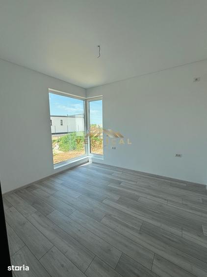 Casă cu 4 camere cu Teren 440 Mp în Vidra