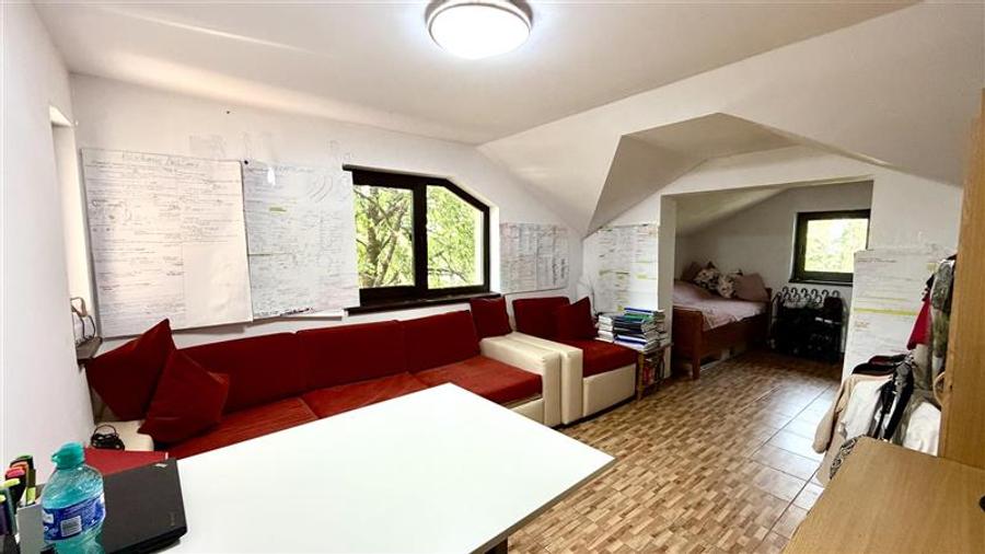 Casă cu 5 camere cu Canalizare în Aroneanu