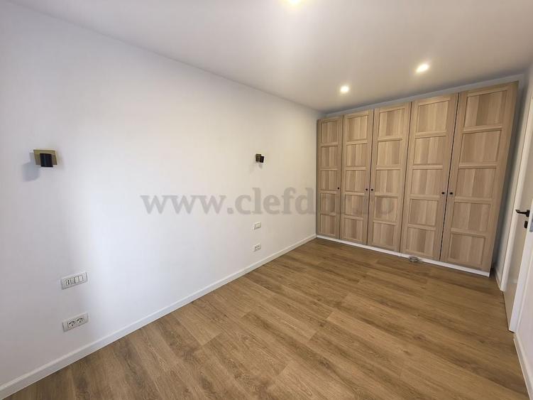 Casă individuală cu 5 camere cu Canalizare în Pipera