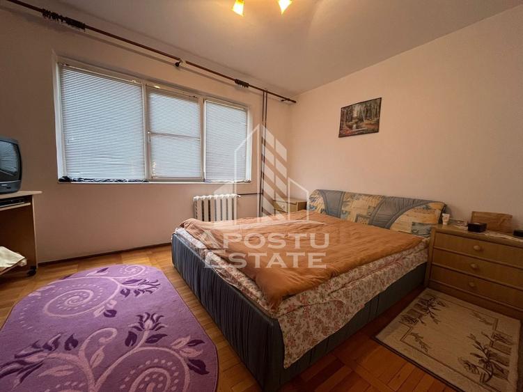Apartament cu 2 camere semidecomandat, mobilat în Dâmbovița