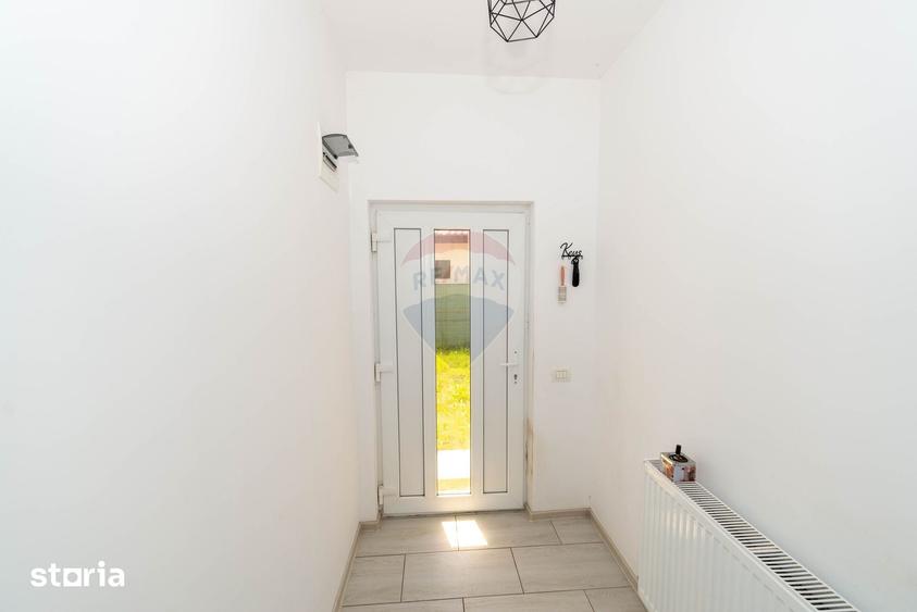 Casă cu 3 camere cu Teren 377 Mp în Brănești