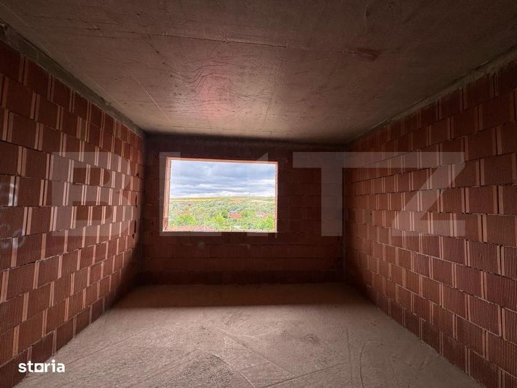 Casă cu 4 camere cu Teren 1760 Mp în Central