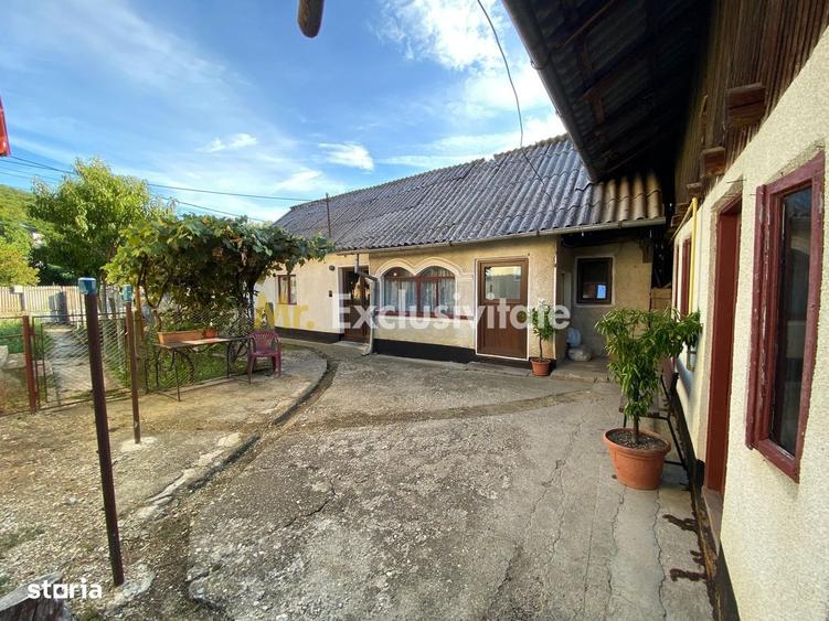 Casă cu 2 camere cu Teren 1002 Mp în Ștefănești
