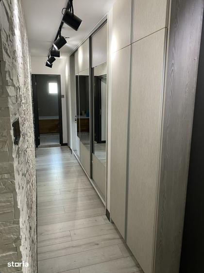 Apartament cu 3 camere în Orașul Nou