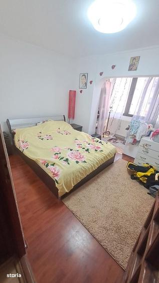 Apartament cu 4 camere decomandat în Central