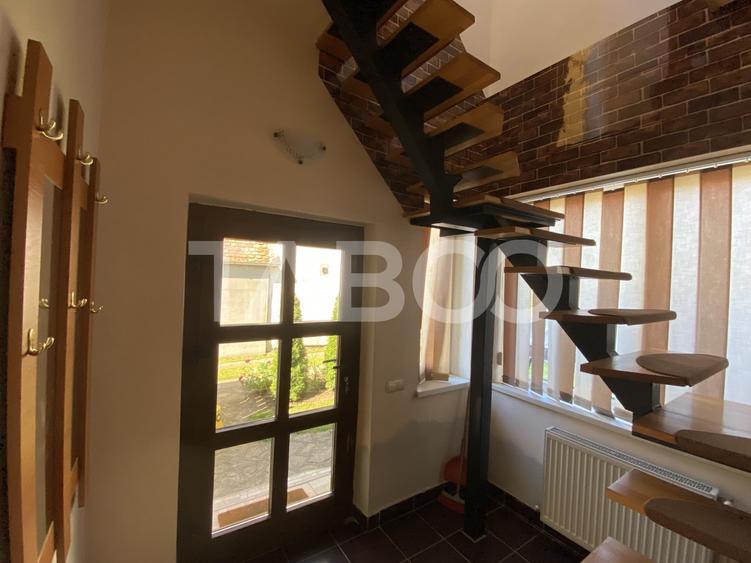 Apartament cu 3 camere decomandat, mobilat în Turnișor