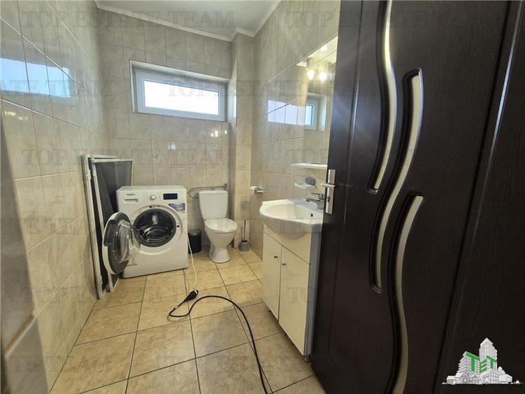 Casă individuală cu 6 camere cu Teren 3000 Mp în Palazu Mare