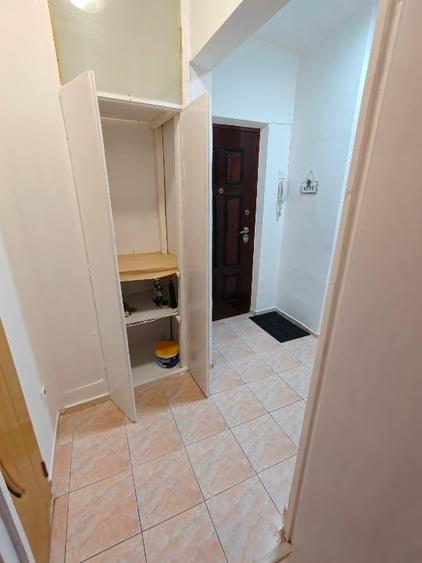Apartament cu 2 camere decomandat în Berceni