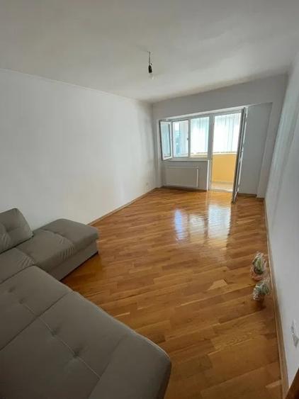 Apartament 3 camere Zona Inspectoratului Scolar - etaj 3/4  -75 mp - 8