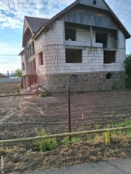 Casă cu 6 camere cu Teren 1800 Mp în Suplacu de Barcău