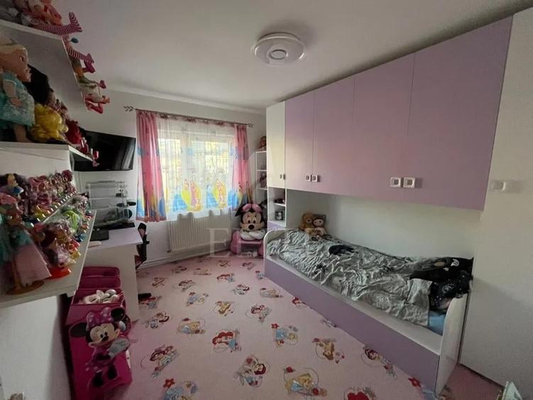 Apartament cu 4 camere decomandat, mobilat în Plopilor