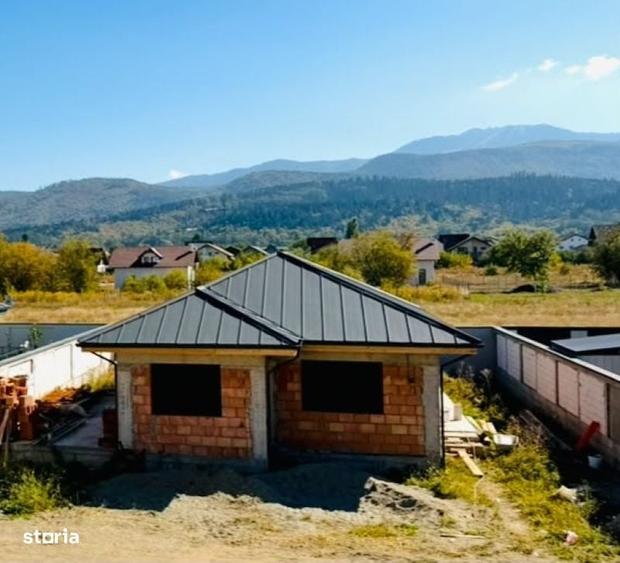 Casă cu 3 camere în Cristian