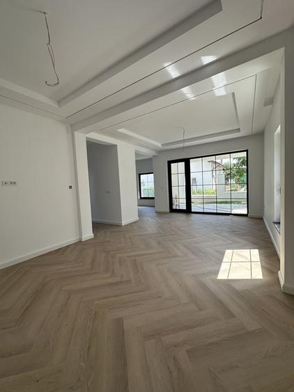 Casă cu 4 camere în Valea Adâncă